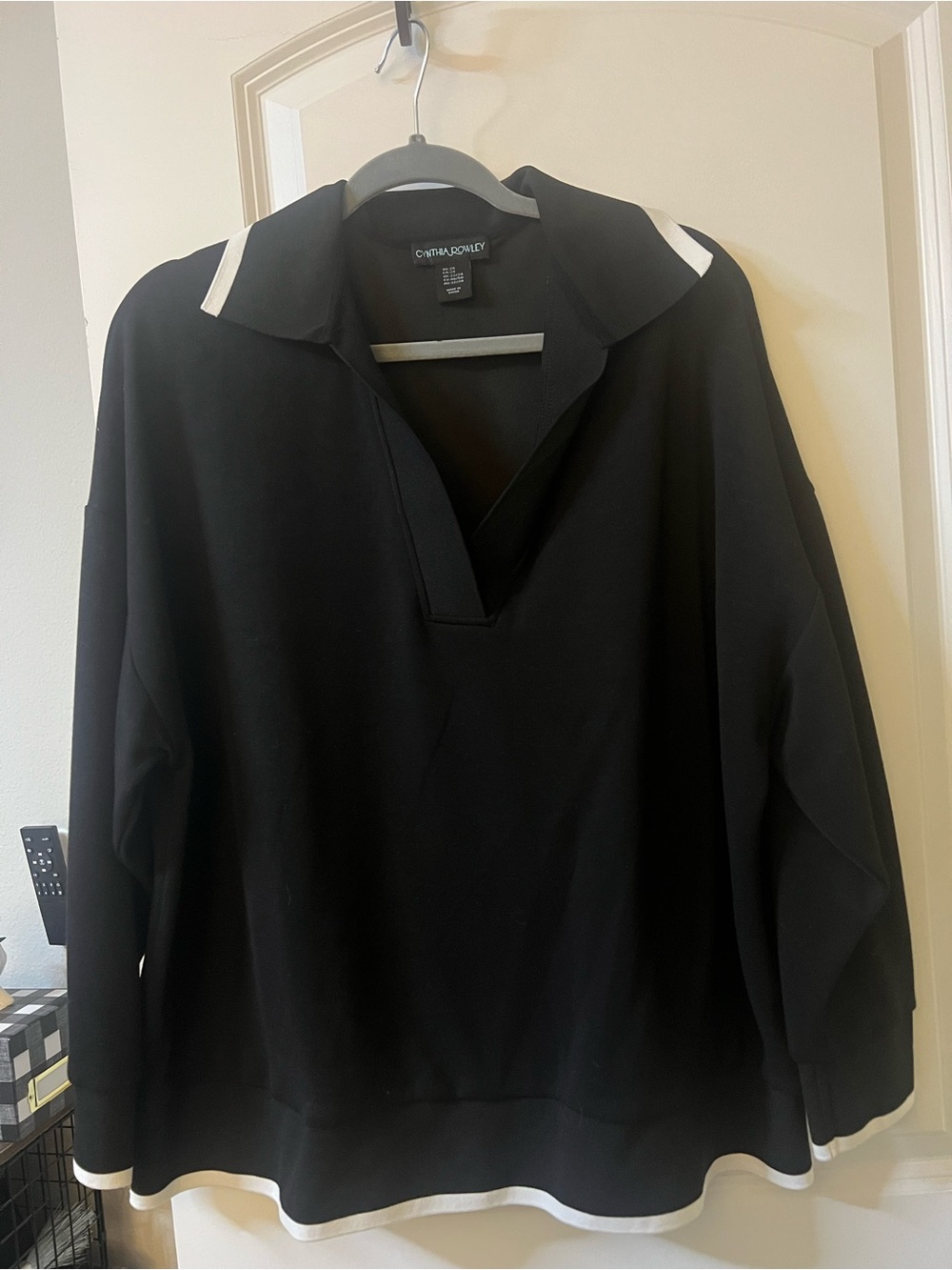 Cynthia Rowley long sleeve black/white sweater 2X